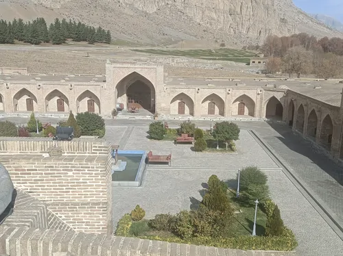 تصویر 2 - هتل سنتی هتل لاله بیستون در کرمانشاه