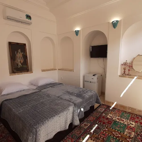 تصویر 3 - اقامتگاه بوم‌گردی سرای سپنج (اتاق شاه نشین) در  یزد