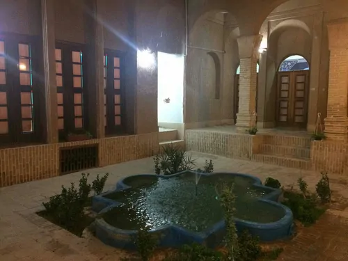 تصویر 4 - هتل سنتی شعرباف (لاله ـ دو تخته) در یزد