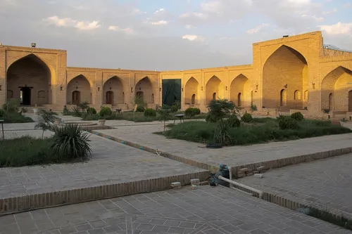 تصویر 2 - اقامتگاه بوم‌گردی کاروانسرای ده نمک (اتاق 23) در گرمسار