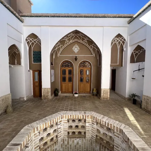 تصویر 10 - هتل سنتی سرای دلنواز (اتاق شاه نشین) در  کاشان