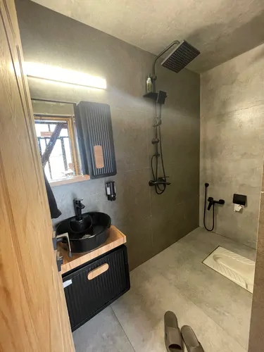 تصویر 11 - کلبه فانوس در نور