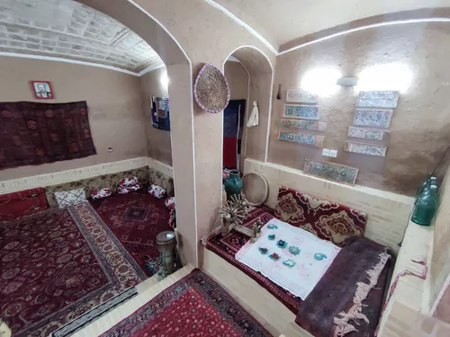 تصویر 1 - اقامتگاه بوم‌گردی خانم تاج نوش آباد (اتاق سرداب بابا علی) در  آران و بیدگل