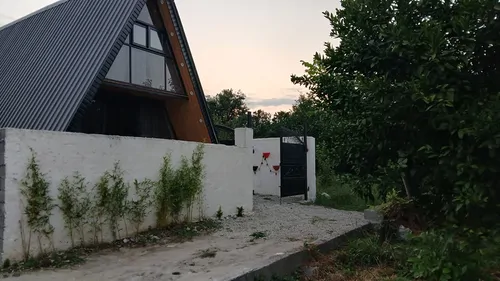 تصویر ۱ - کلبه سوییسی اریشاه با جکوزی در  شهسوار