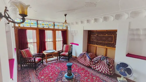 تصویر 4 - اقامتگاه بومگردی عمارت تاریخی دلگشا (گوشواره یاقوت) در اصفهان