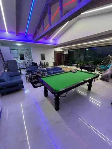 تصویر 3 - ویلا اقامتگاه با شیشه های بلند و سالن فلت با ویو جنگلی مانند و معماری خاص قار و سنگ د در کردان