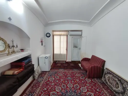 تصویر 5 - اقامتگاه بوم‌گردی خانم تاج نوش آباد (اتاق ترمه) در  آران و بیدگل