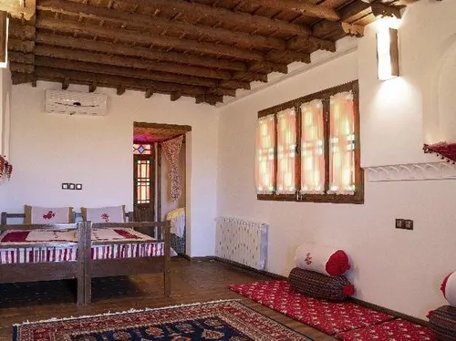 تصویر 3 - اقامتگاه بوم‌گردی عمارت استارسو (اتاق دارکتن) در  قائمشهر