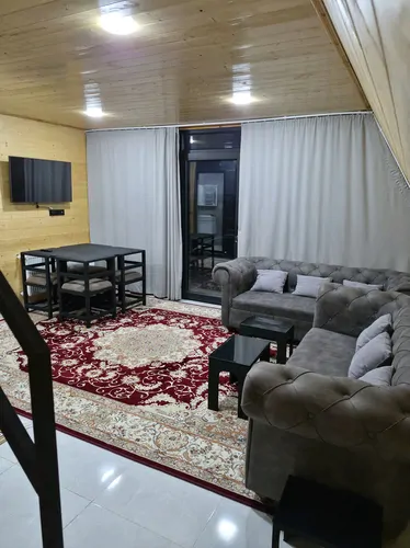 تصویر 2 - کلبه سوییسی ساحلی بلورین در اسالم
