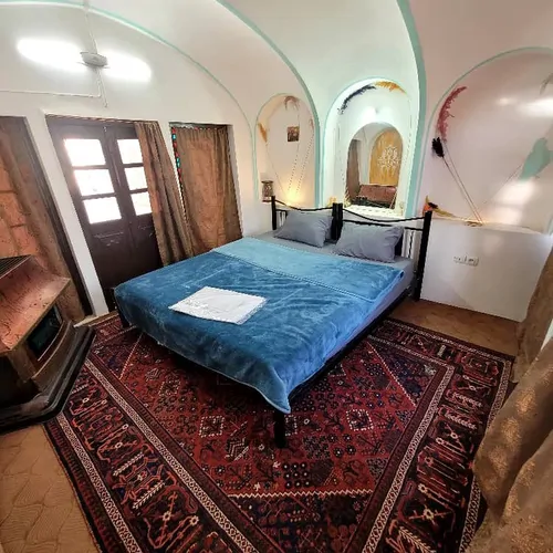 تصویر 8 - هتل سنتی صادقی (اتاق3 درب حوض) (شاه نشین) در  کاشان