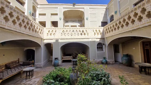 تصویر 4 - اقامتگاه بوم‌گردی اقامتگاه بوم‌گردی دولت سرا در نائین